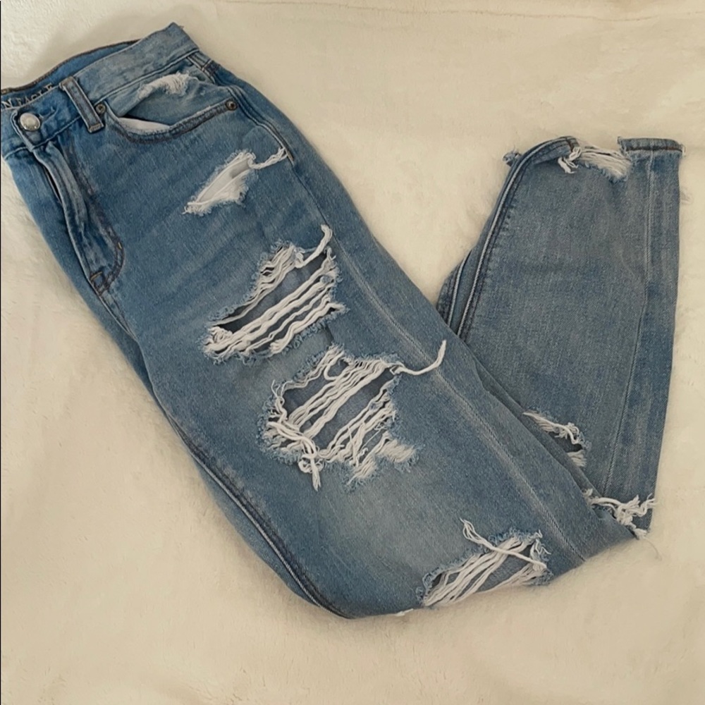 American Eagle Distressed Mom Jean